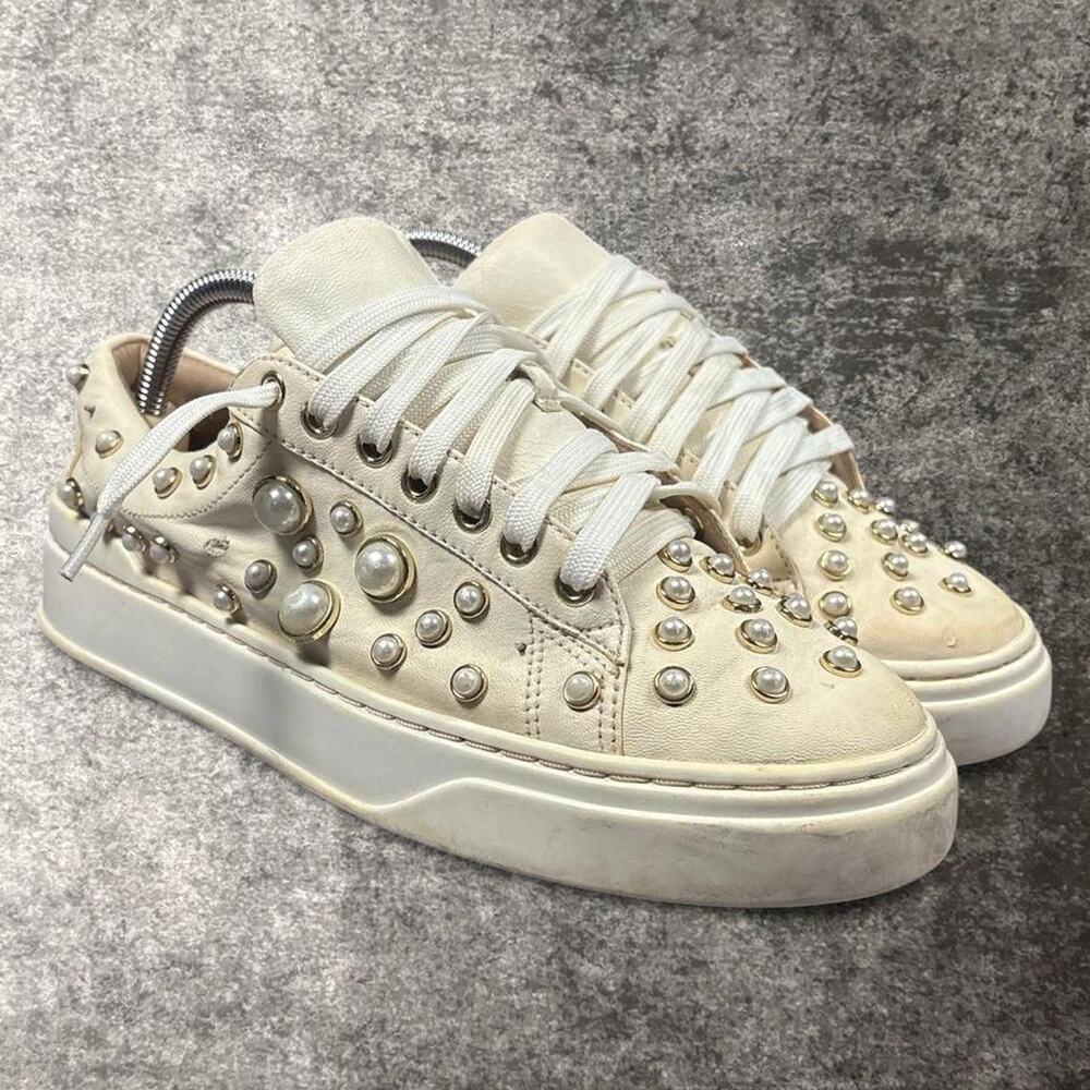 Stuart Weitzman Women’s Pearline Pearl Embellished Leather Sneaker Size 7.5